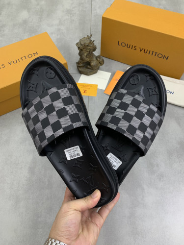 LV men slippers AAA-1166