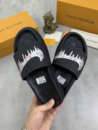 LV men slippers AAA-1171
