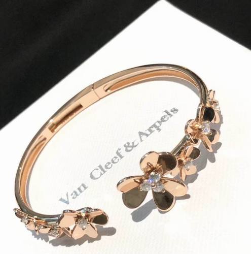 Van Cleef & Arpels bracelet-057
