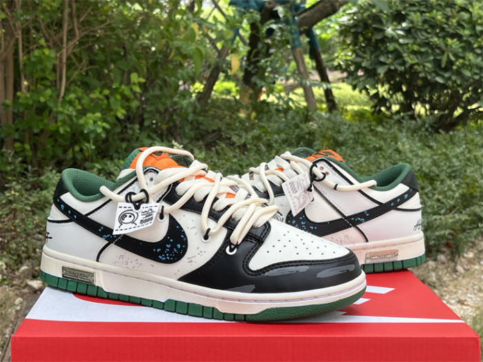 Authentic Nike Dunk Low White Black Green