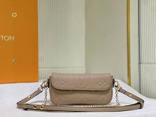 LV Hangbags AAA Women-954