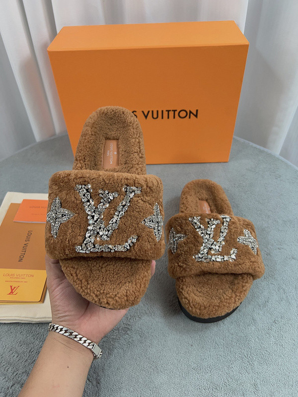 LV Sandals 1：1 Quality-648