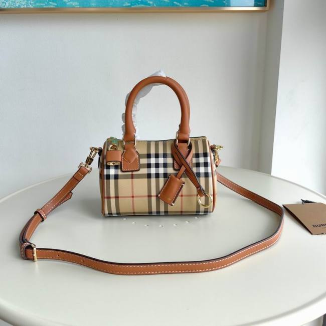 Burberry Handbags AAA-069