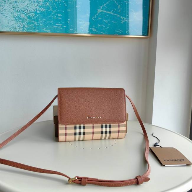 Burberry Handbags AAA-040