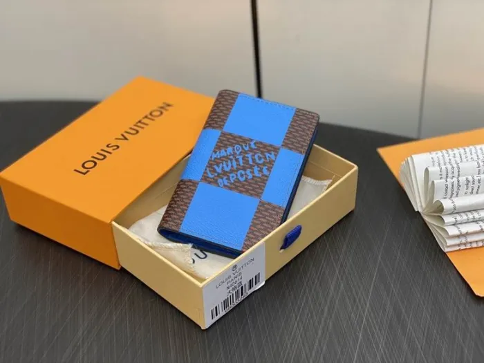 Super Perfect LV Wallet-702