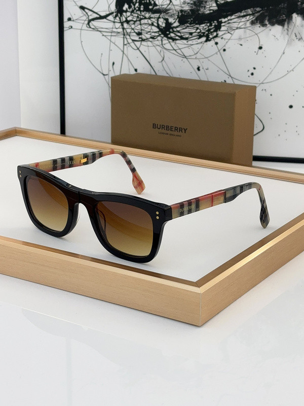 Burberry Sunglasses AAAA-2423
