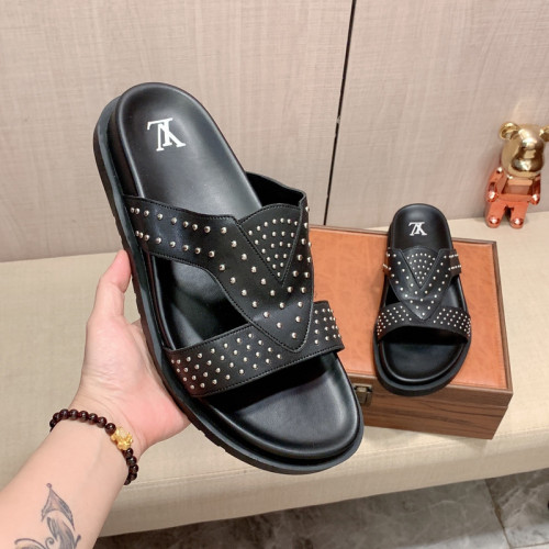 LV Sandals 1：1 Quality-747