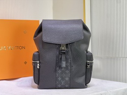 LV Backpack 1：1 Quality-220