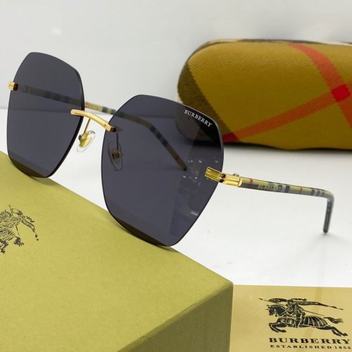 Burberry Sunglasses AAAA-826