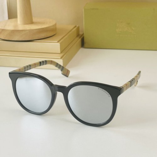 Burberry Sunglasses AAAA-532