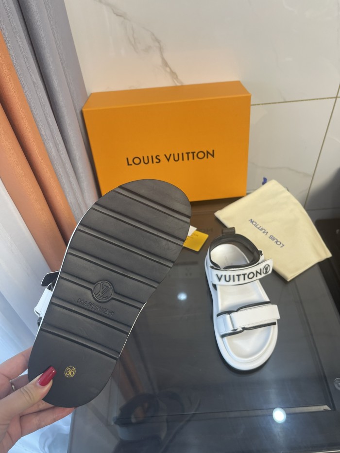 LV women Sandals 1：1 Quality-488