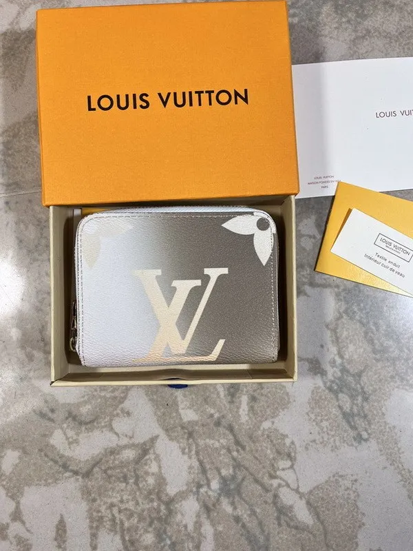 Super Perfect LV Wallet-091