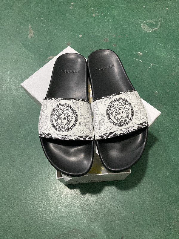 Versace women slippers AAA-083