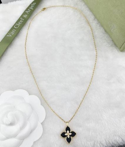 Van Cleef & Arpels Necklace-026