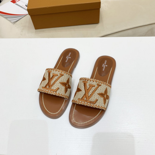 LV women slippers AAA-379