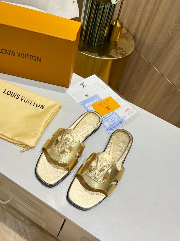 LV women slippers AAA-376