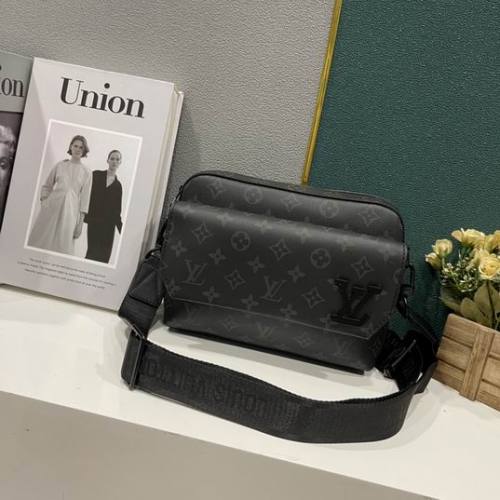 LV Hangbags AAA Men-079