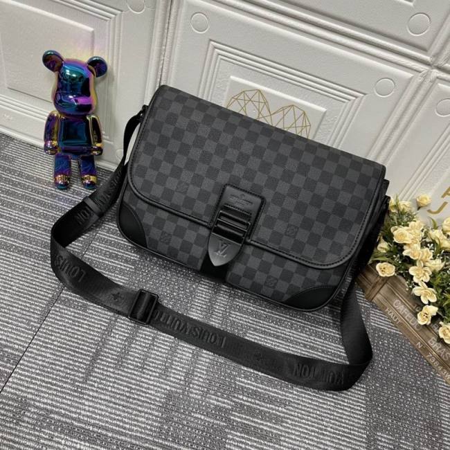 LV Hangbags AAA Men-075