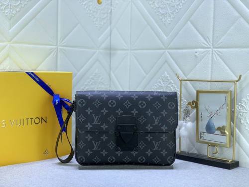 LV Hangbags AAA Men-058