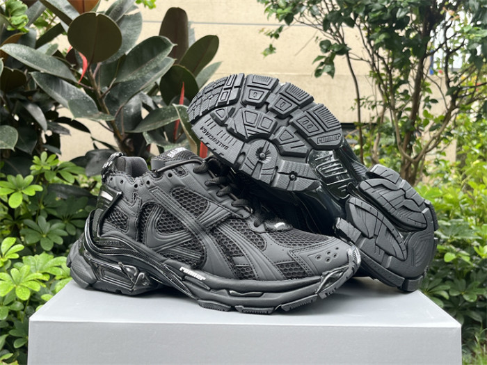 B 17FW Tripe-S High End Sneaker-428