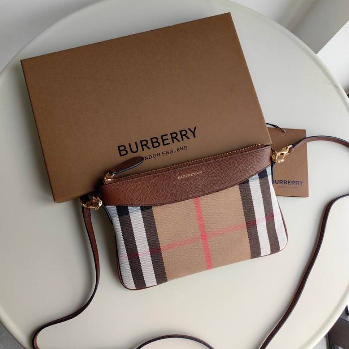 Burberry Handbags AAA-008