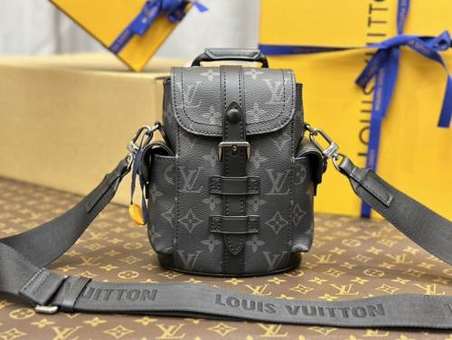 LV Backpack 1：1 Quality-001