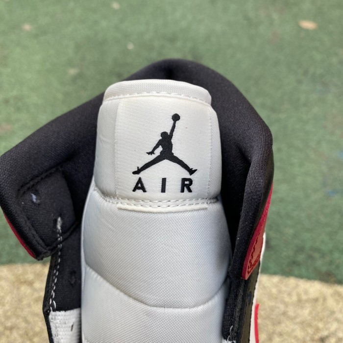 Authentic Air Jordan 1 Mid Black Toe Women