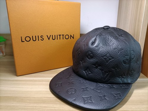 LV Hats AAA-989