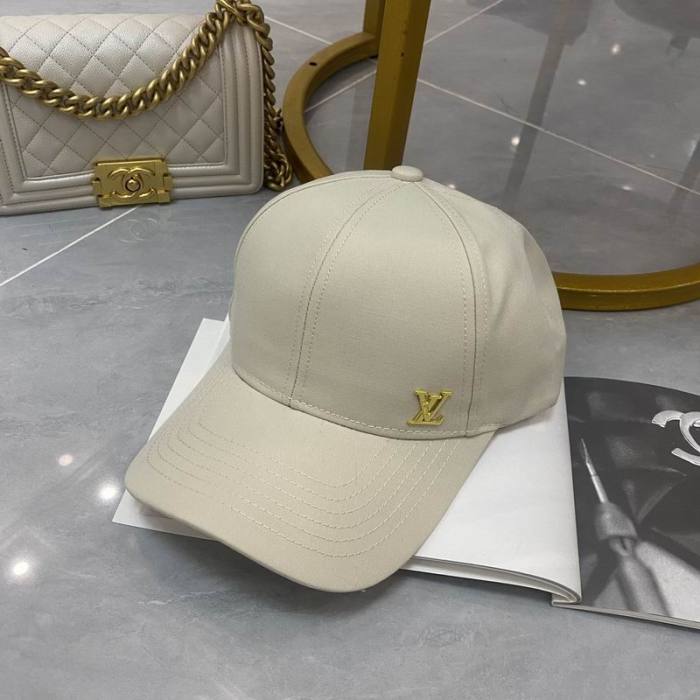 LV Hats AAA-643