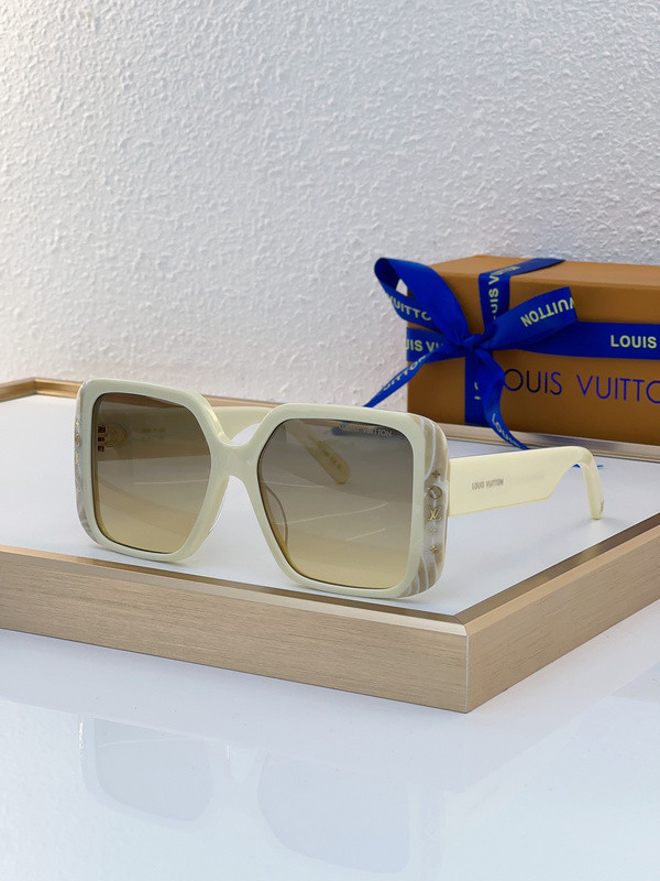 LV Sunglasses AAAA-4520