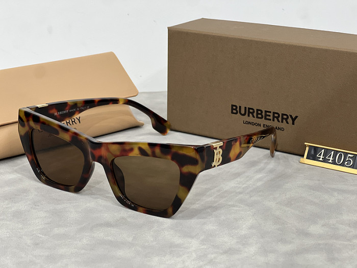 Burberry Sunglasses AAA-079