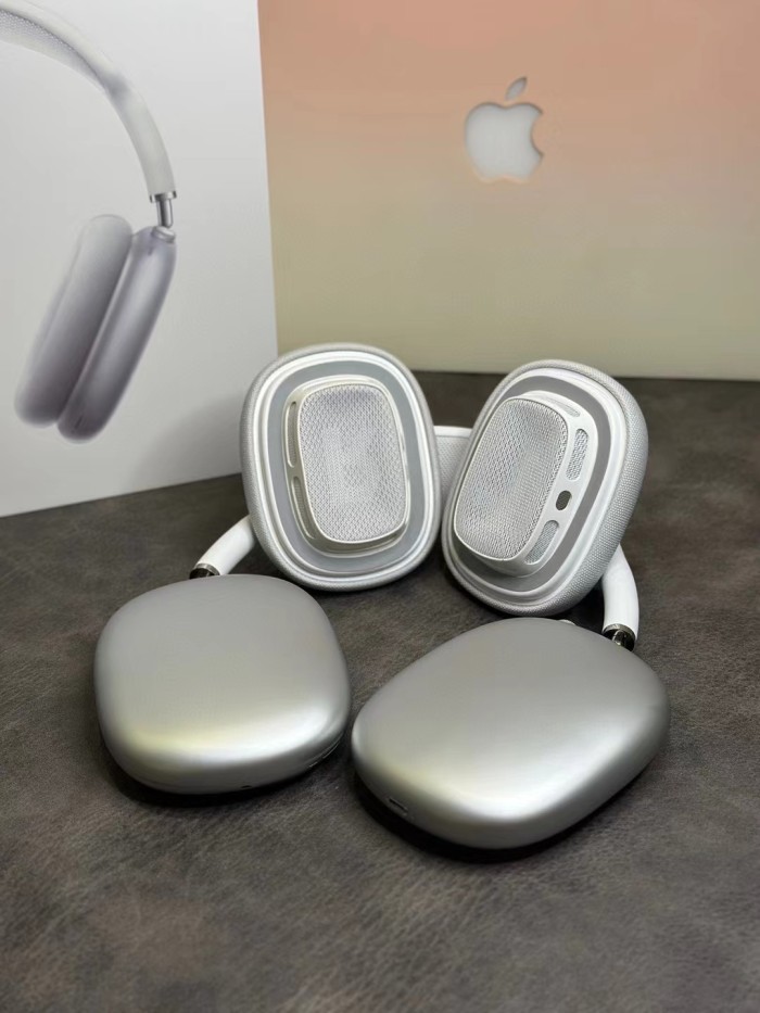 Air Pods MaX in