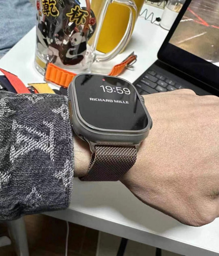 Apple Watch Series 8 Apple Watch Ultra