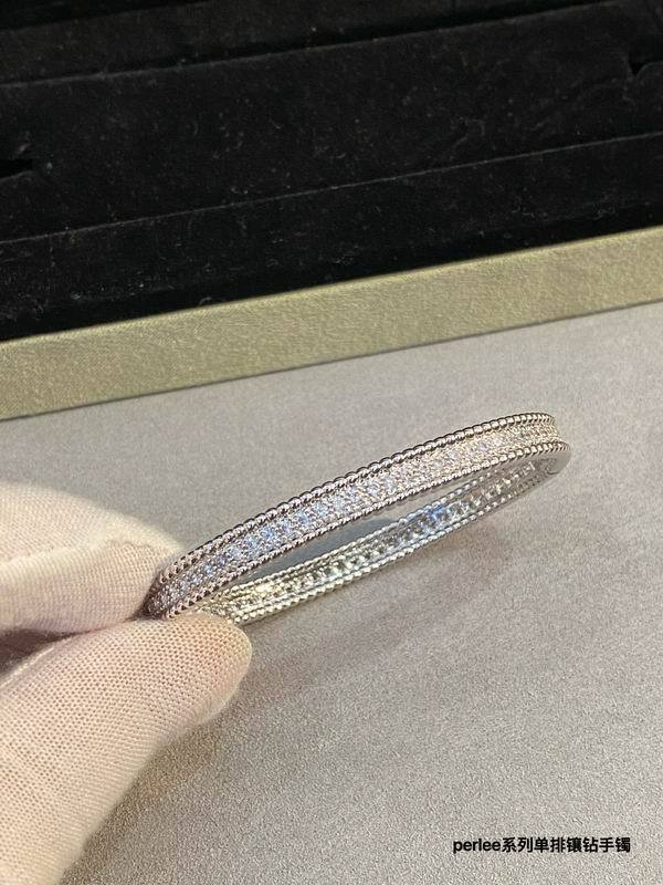 Van Cleef & Arpels bracelet-069