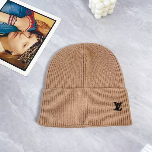 LV Hats AAA-1821