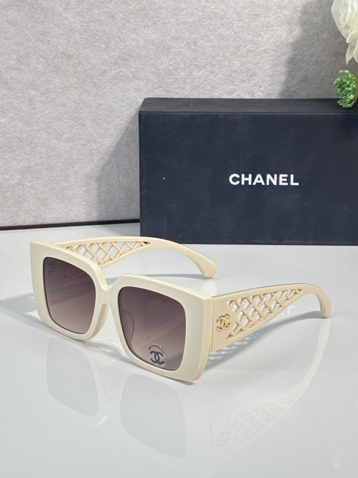 CHNL Sunglasses AAAA-8405