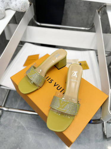 LV women Sandals 1：1 Quality-384