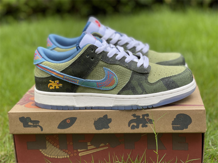 Authentic Nike Dunk Low Siempre Familia