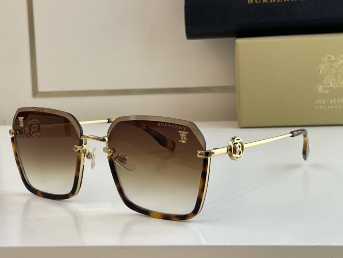 Burberry Sunglasses AAAA-633