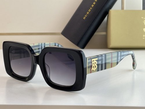 Burberry Sunglasses AAAA-657