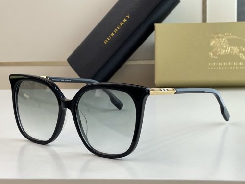 Burberry Sunglasses AAAA-646