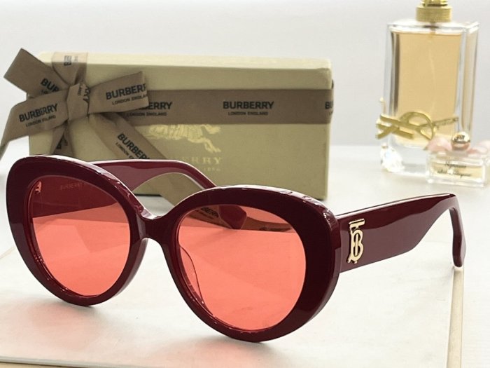 Burberry Sunglasses AAAA-211