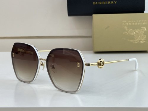 Burberry Sunglasses AAAA-737