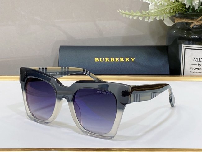 Burberry Sunglasses AAAA-386