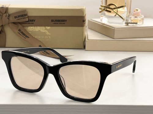 Burberry Sunglasses AAAA-143