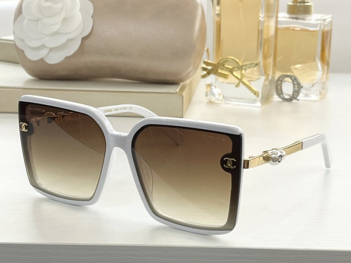 CHNL Sunglasses AAAA-694