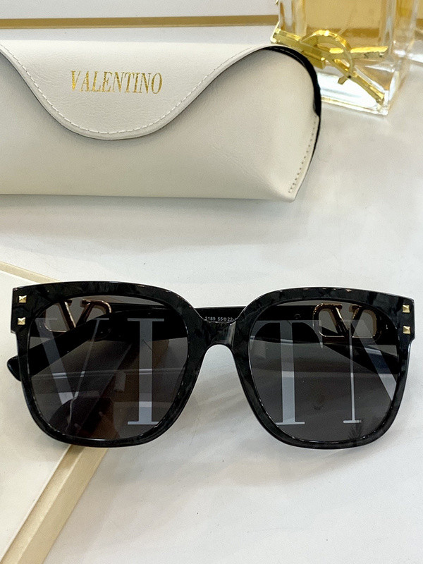 V Sunglasses AAAA-086