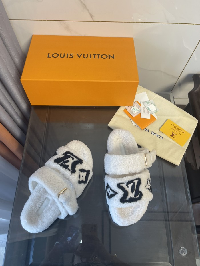 LV women Sandals 1：1 Quality-493