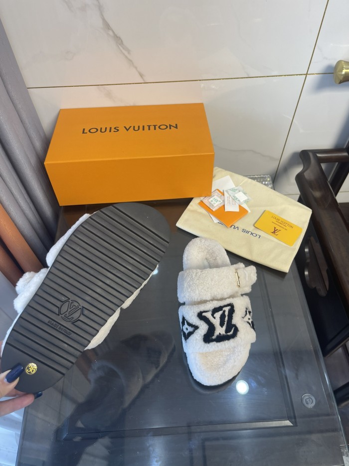 LV women Sandals 1：1 Quality-493