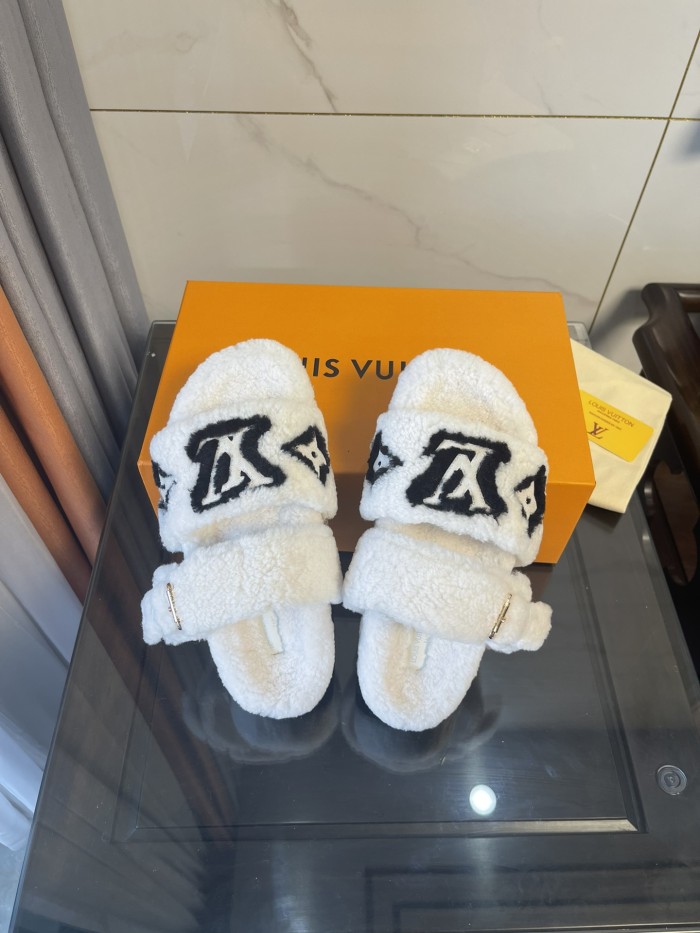 LV women Sandals 1：1 Quality-493